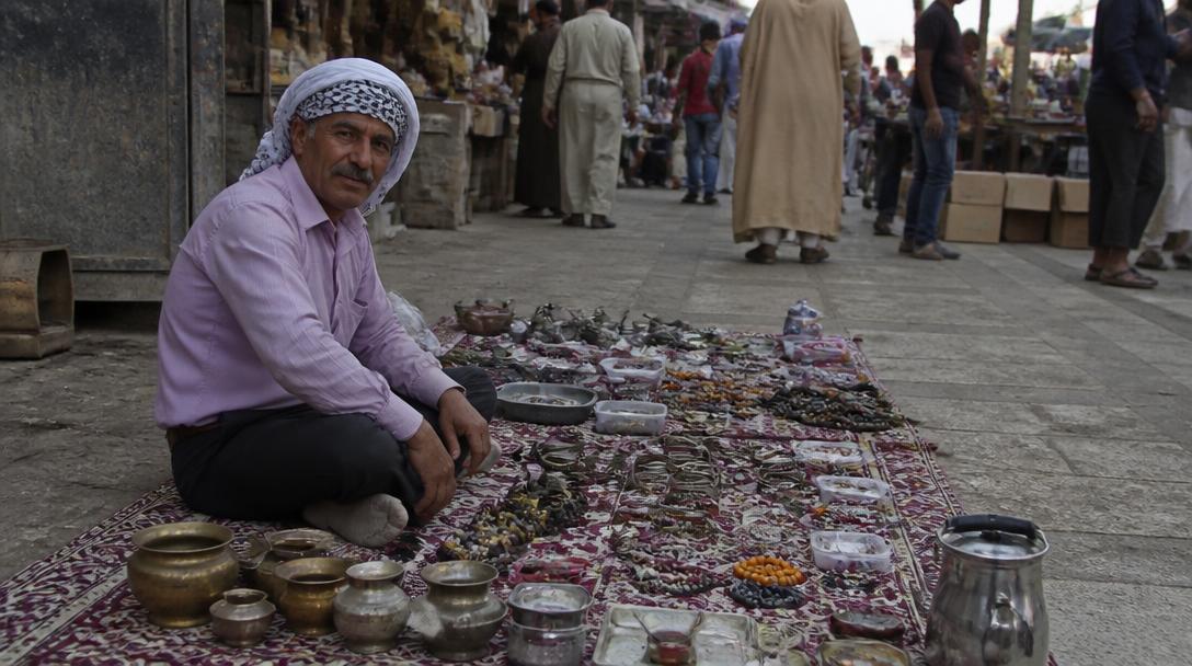 تبسيط التراخيص ودعم أصحاب المحال والورش الصغيرة