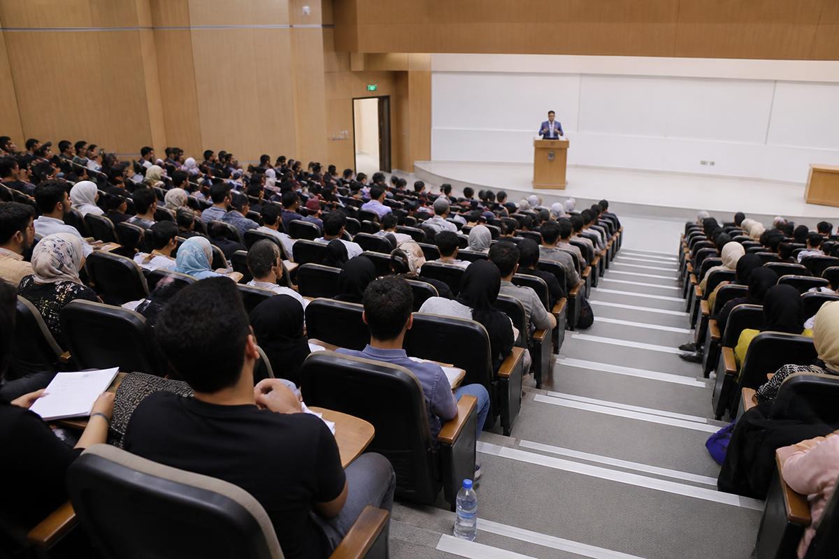 جامعات بمستوى أفضل ورسوم في متناول الطلاب